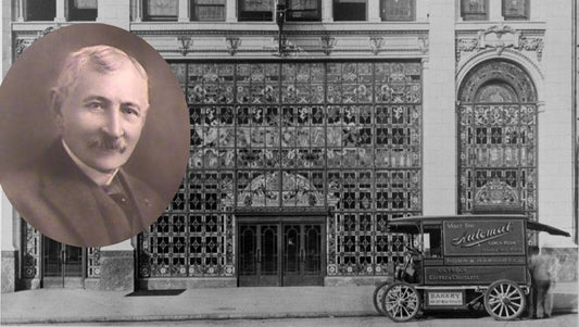 An image of Frank Hardart in front of 1557 Broadway Automat in 1912